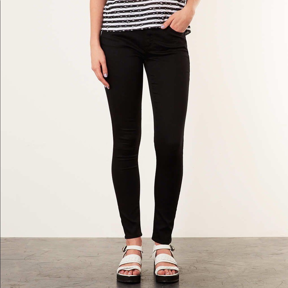 Topshop Petite Leigh Moto Jeans in Black